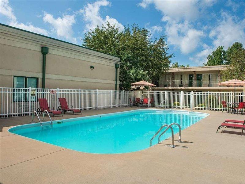 Days Inn By Wyndham Paducah Esterno foto