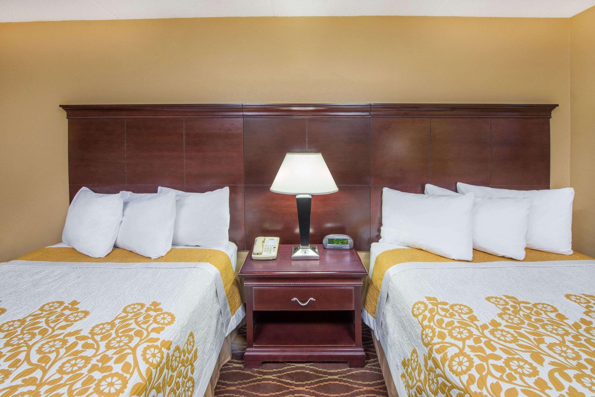 Days Inn By Wyndham Paducah Esterno foto