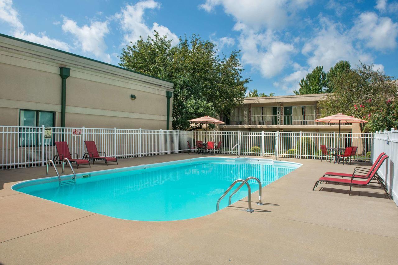 Days Inn By Wyndham Paducah Esterno foto